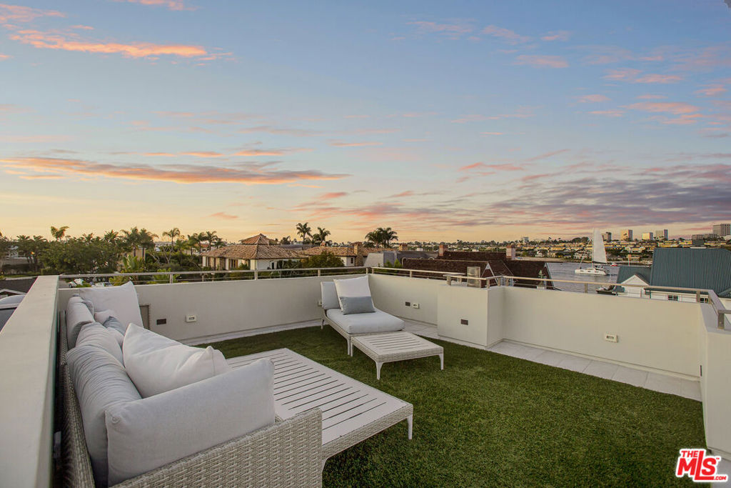 2105 E Balboa Boulevard, Newport Beach CA 92661 - photo 36