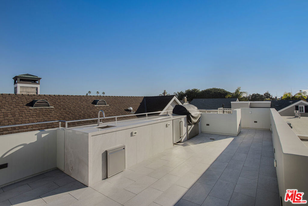 2105 E Balboa Boulevard, Newport Beach CA 92661 - photo 37