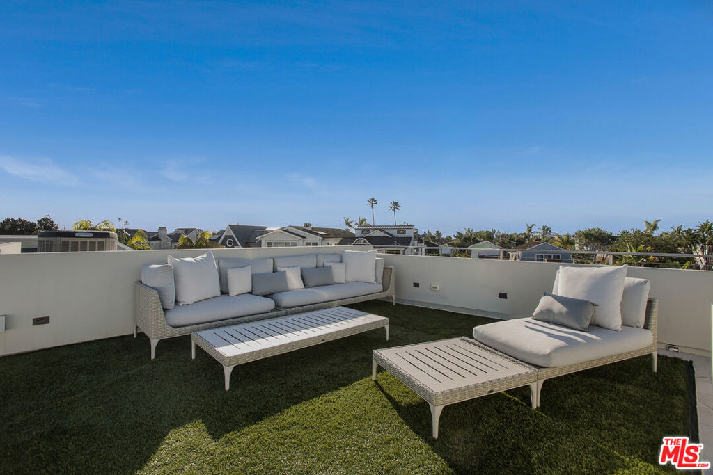 2105 E Balboa Boulevard, Newport Beach CA 92661 - photo 38