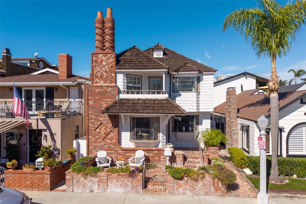211 Pearl, Newport Beach CA 92662 - photo 1