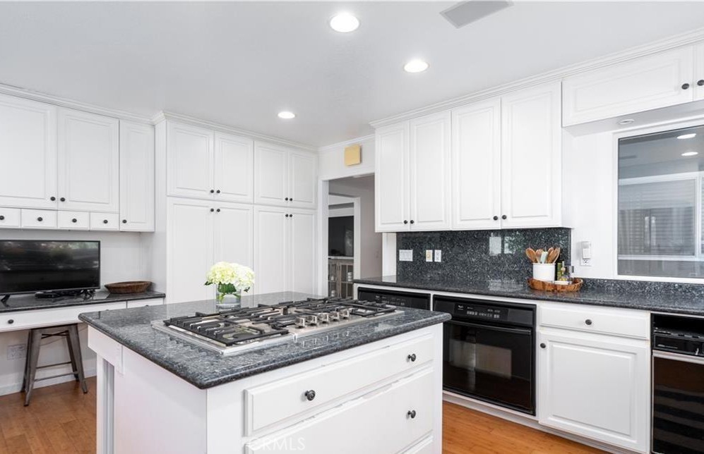 2112 Dover Drive, Newport Beach CA 92660 - photo 6
