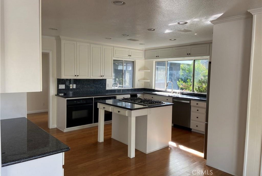 2112 Dover Drive, Newport Beach CA 92660 - photo 42
