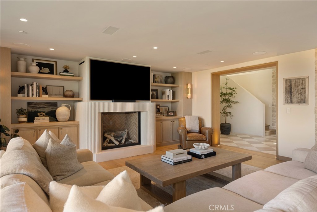 2118 Leeward, Newport Beach CA 92660 - photo 6