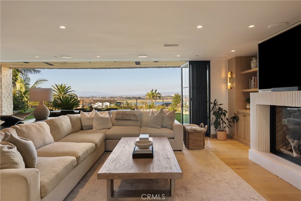 2118 Leeward, Newport Beach CA 92660 - photo 7