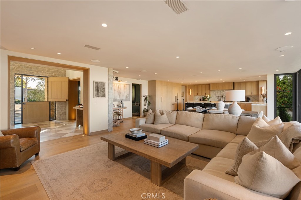 2118 Leeward, Newport Beach CA 92660 - photo 18