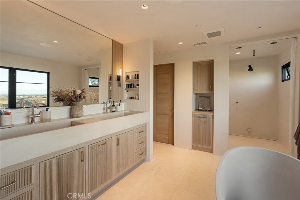 2118 Leeward, Newport Beach CA 92660 - photo 27