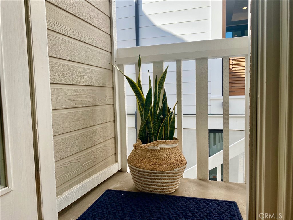 212 1/2 Garnet, Newport Beach CA 92662 - photo 2