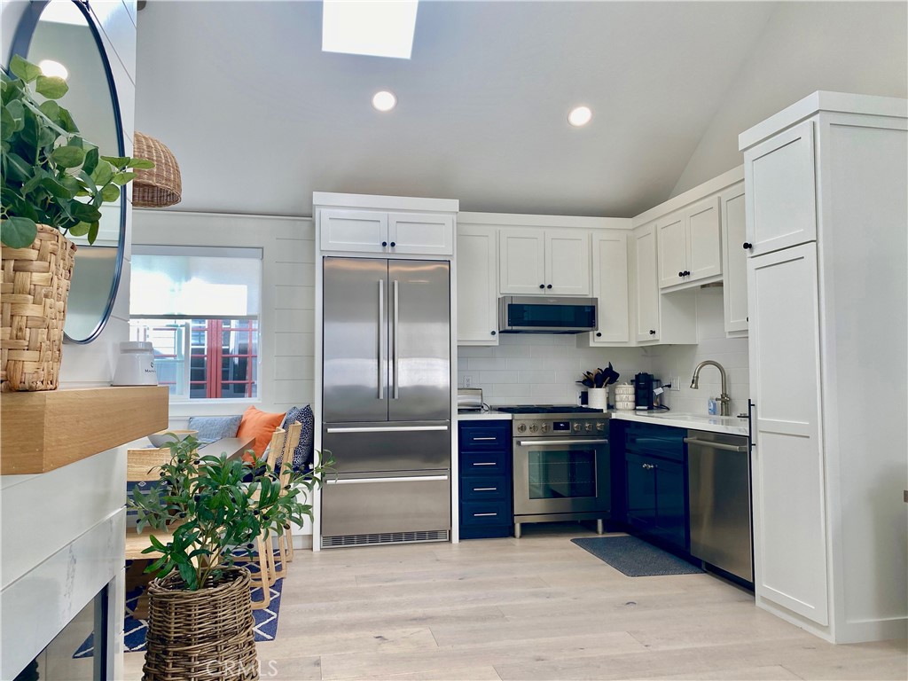 212 1/2 Garnet, Newport Beach CA 92662 - photo 4