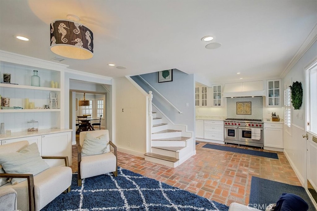 2128 Miramar Drive, Newport Beach CA 92661 - photo 5