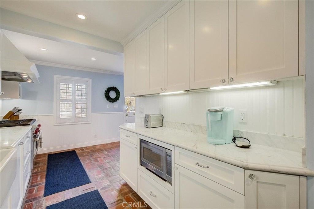2128 Miramar Drive, Newport Beach CA 92661 - photo 9