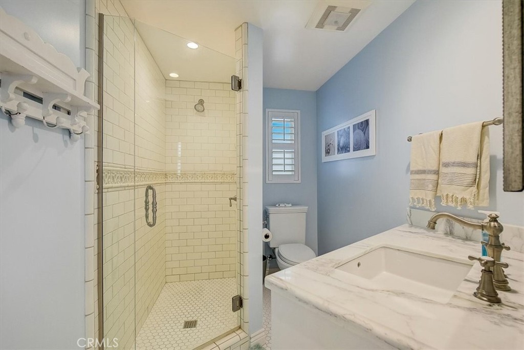 Upstairs Bathroom - 2128 Miramar Drive, Newport Beach CA 92661 - photo 20