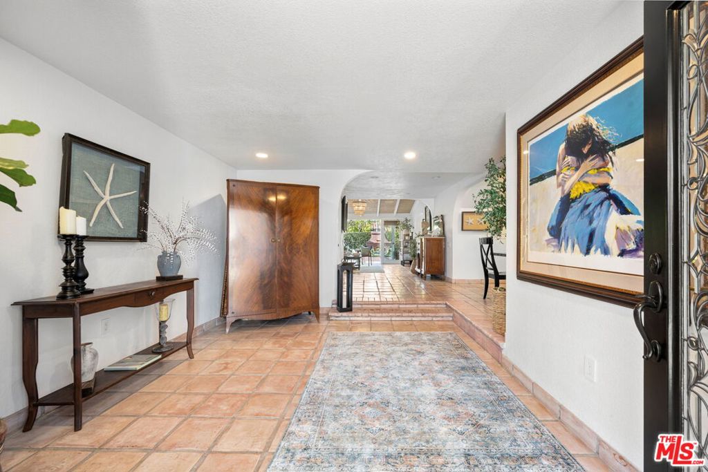 213 Via Cordova, Newport Beach CA 92663 - photo 2