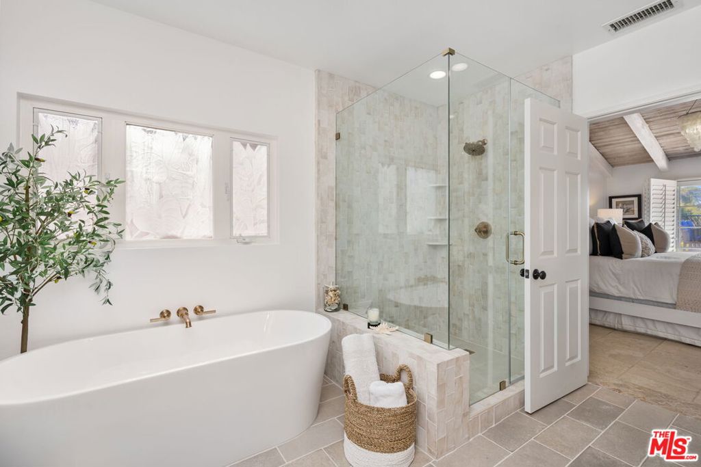 213 Via Cordova, Newport Beach CA 92663 - photo 18