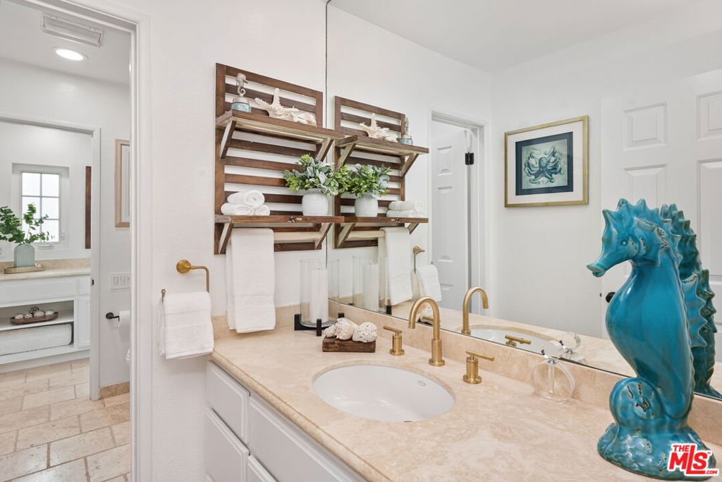 213 Via Cordova, Newport Beach CA 92663 - photo 23