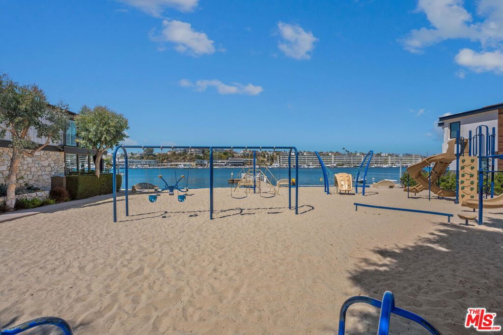 213 Via Cordova, Newport Beach CA 92663 - photo 34
