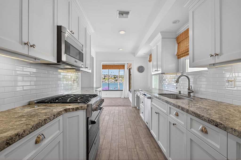 2137 Channel, Newport Beach CA 92661 - photo 10