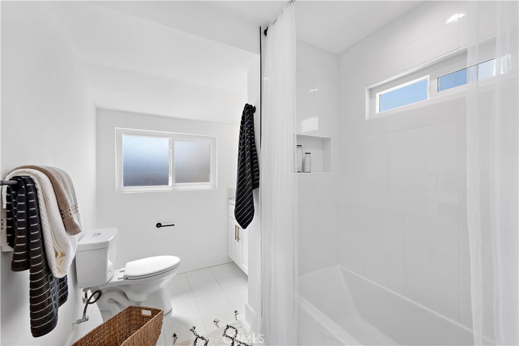 2137 Miramar, Newport Beach CA 92661 - photo 34