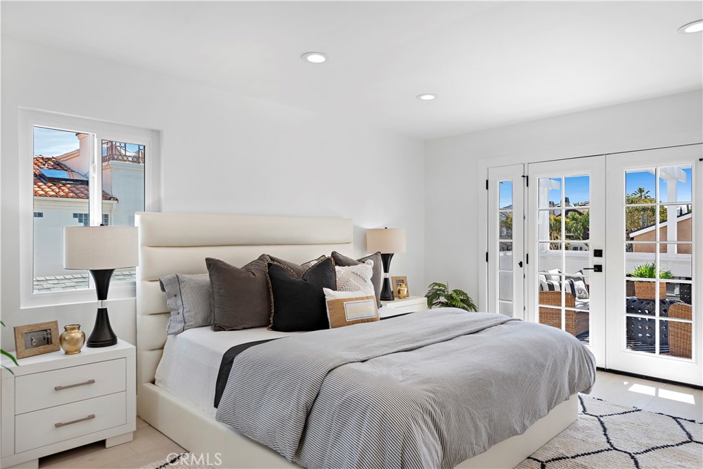 2137 Miramar, Newport Beach CA 92661 - photo 37