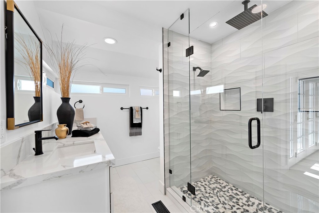 2137 Miramar, Newport Beach CA 92661 - photo 39