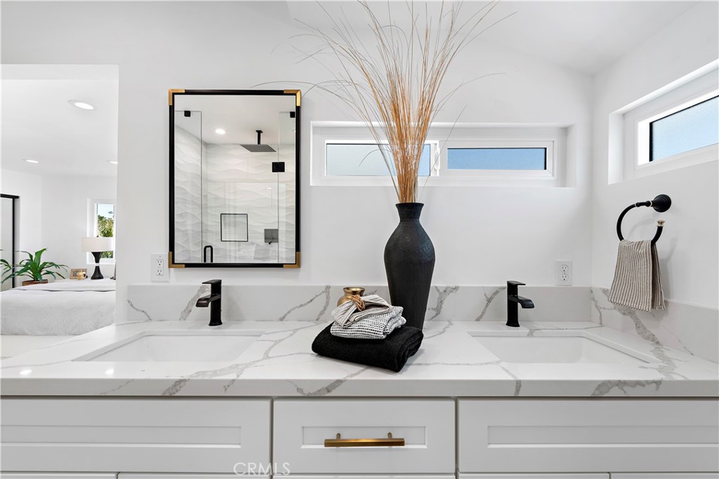 2137 Miramar, Newport Beach CA 92661 - photo 40