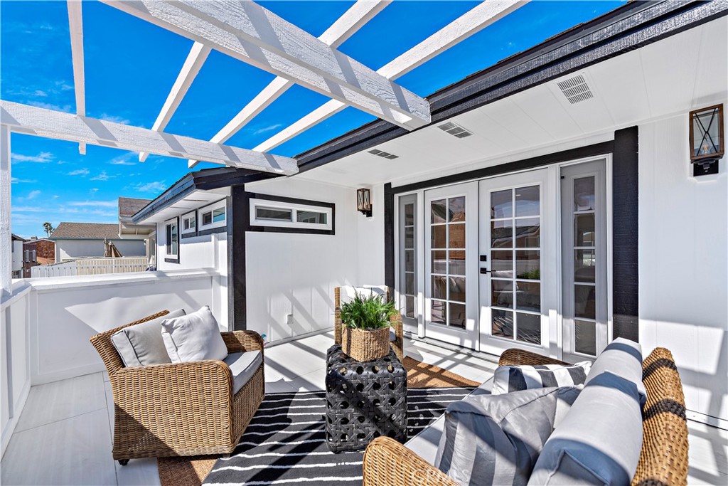 2137 Miramar, Newport Beach CA 92661 - photo 44