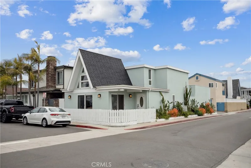 214 Walnut Street, Newport Beach, CA 92663