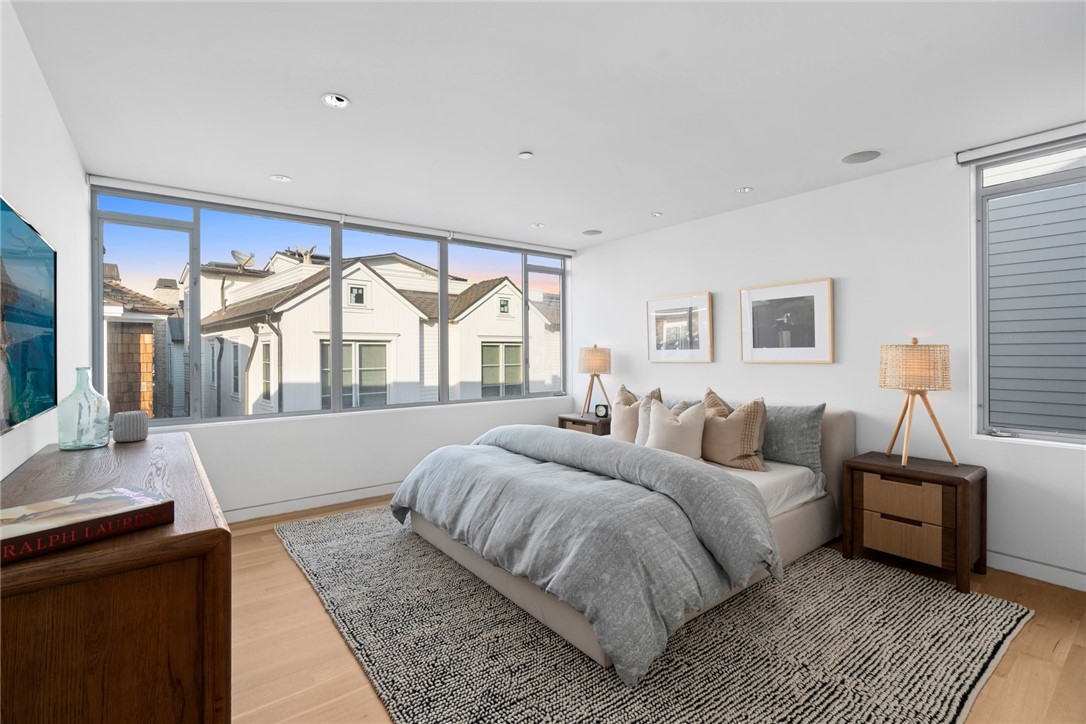 2144 E Oceanfront, Newport Beach CA 92661 - photo 23