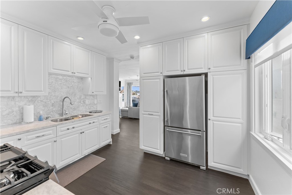 215 E Edgewater, Newport Beach CA 92661 - photo 22