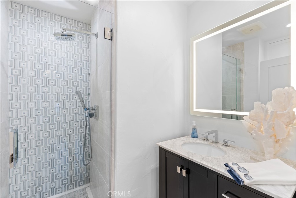 215 E Edgewater, Newport Beach CA 92661 - photo 23