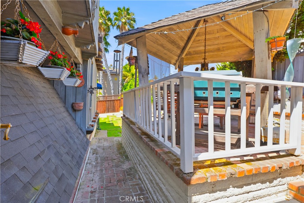 215 Ocean View, Newport Beach CA 92663 - photo 32