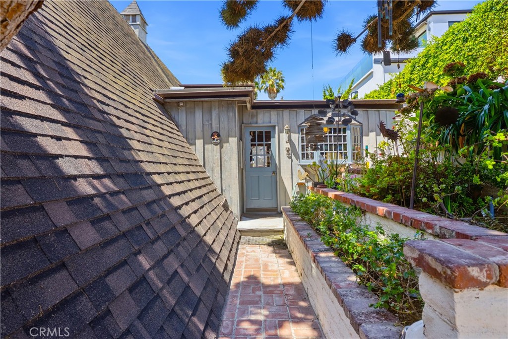215 Ocean View, Newport Beach CA 92663 - photo 41