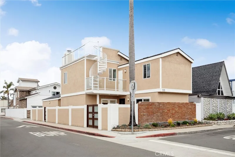 215 Walnut Street, Newport Beach, CA 92663
