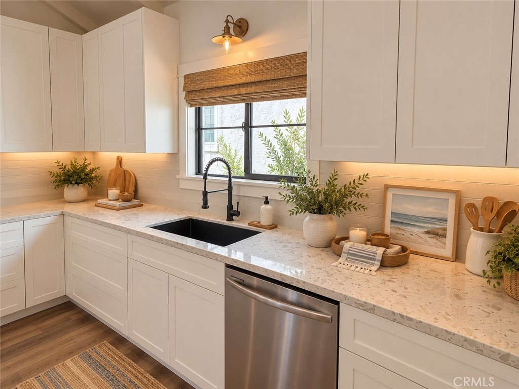 216 1/2 Amethyst Avenue, Newport Beach CA 92662 - photo 6
