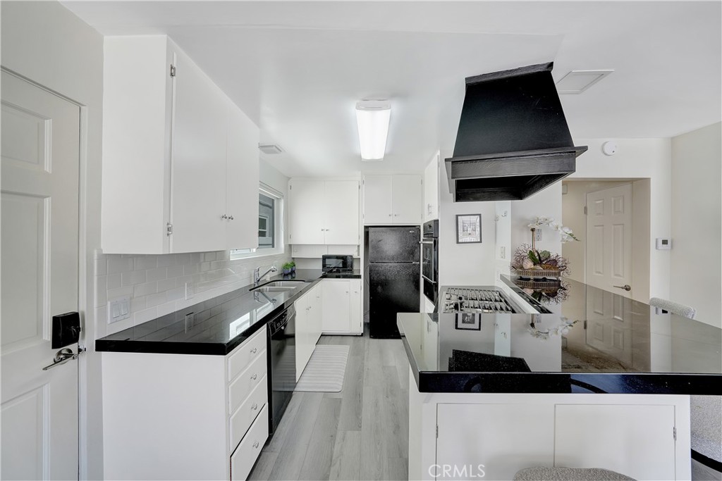 216 Collins, Newport Beach CA 92662 - photo 8