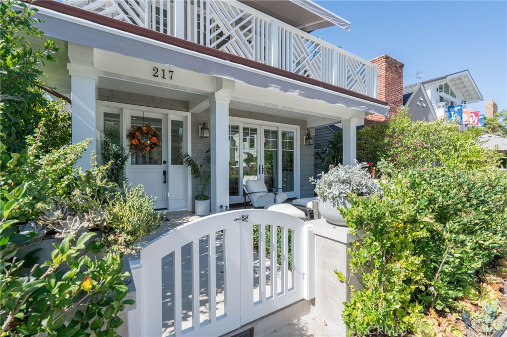 217 Coral Avenue, Newport Beach CA 92662 - photo 2