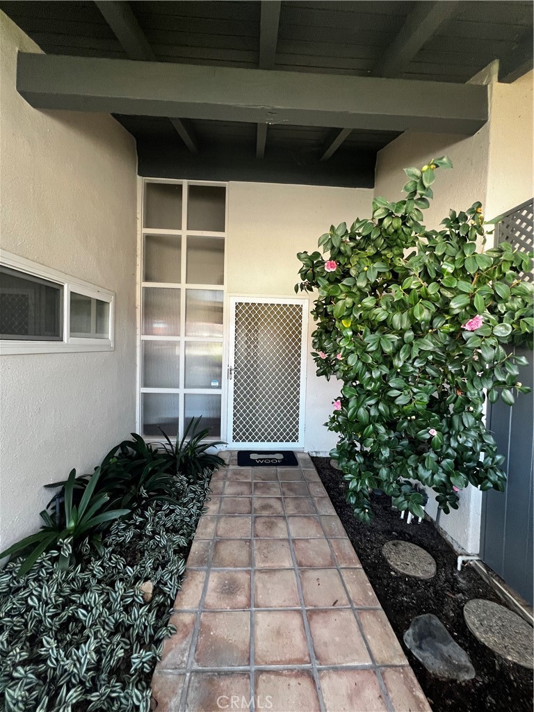 2170 Vista Entrada, Newport Beach CA 92660 - photo 21