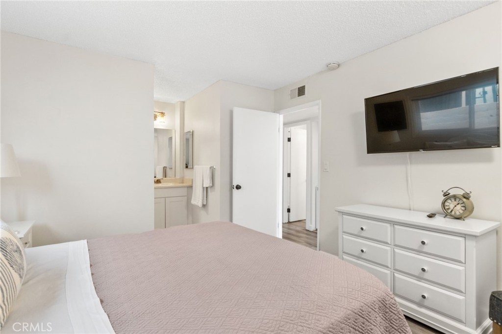 218 E Balboa 1/2, Newport Beach CA 92661 - photo 13
