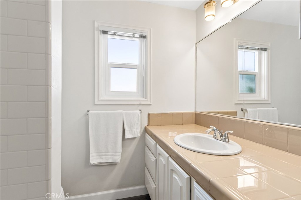 218 E Balboa 1/2, Newport Beach CA 92661 - photo 19
