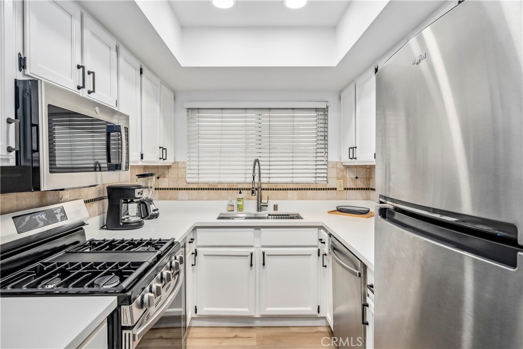 Lower Unit - 219 32nd Street, Newport Beach CA 92663 - photo 10