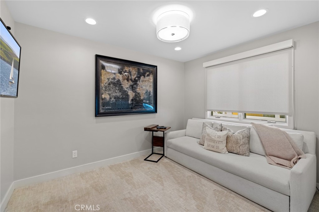 219 Diamond Avenue, Newport Beach CA 92662 - photo 19