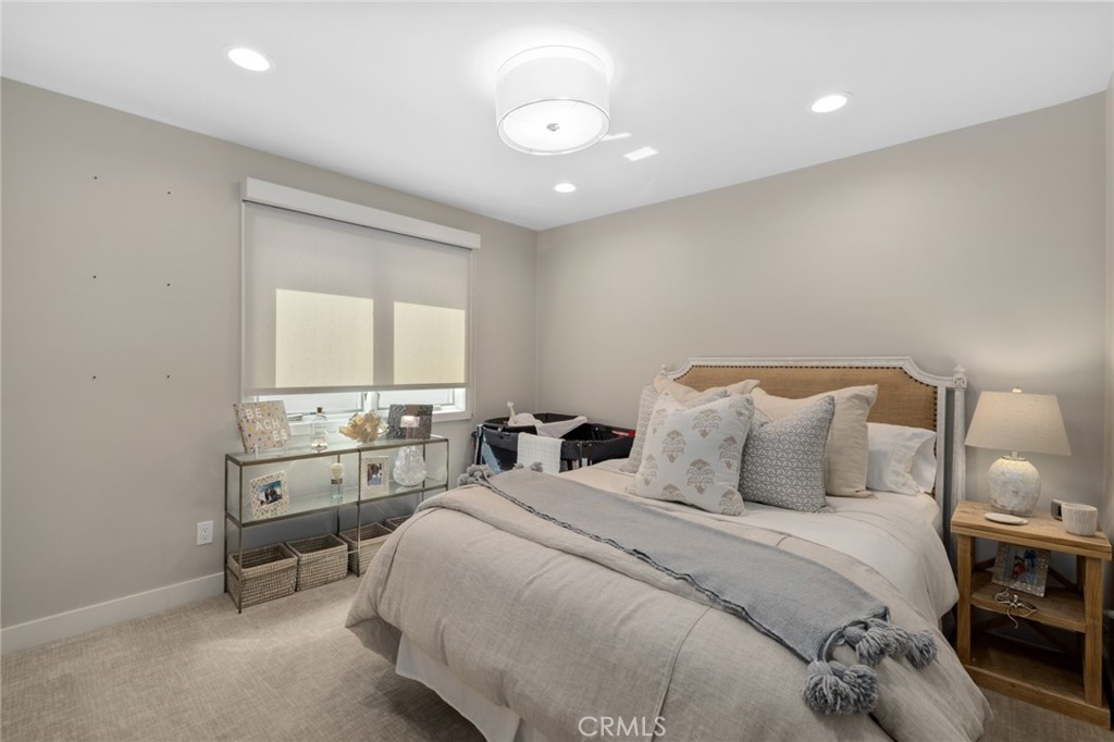219 Diamond Avenue, Newport Beach CA 92662 - photo 20