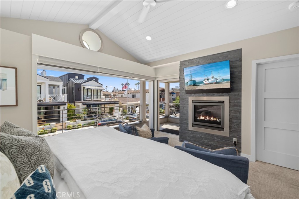 219 Diamond Avenue, Newport Beach CA 92662 - photo 21