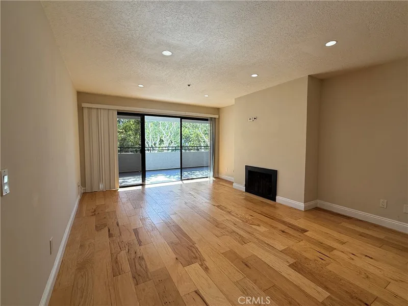 220 Nice Lane 112, Newport Beach, CA 92663