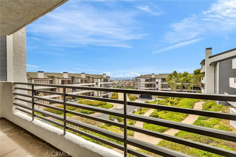 220 Nice Lane 208, Newport Beach, CA 92663