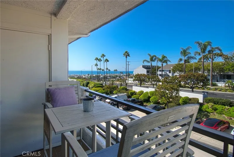 220 Nice Lane 215, Newport Beach, CA 92663