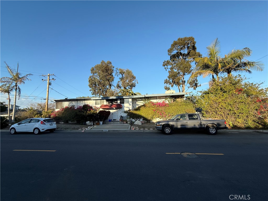 2200 Lake Park Lane, Newport Beach CA 92660 - photo 1