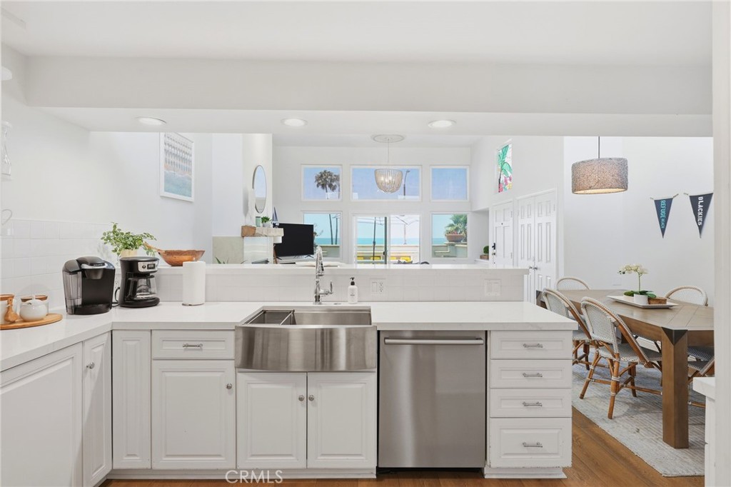 2202 W Oceanfront, Newport Beach CA 92663 - photo 4