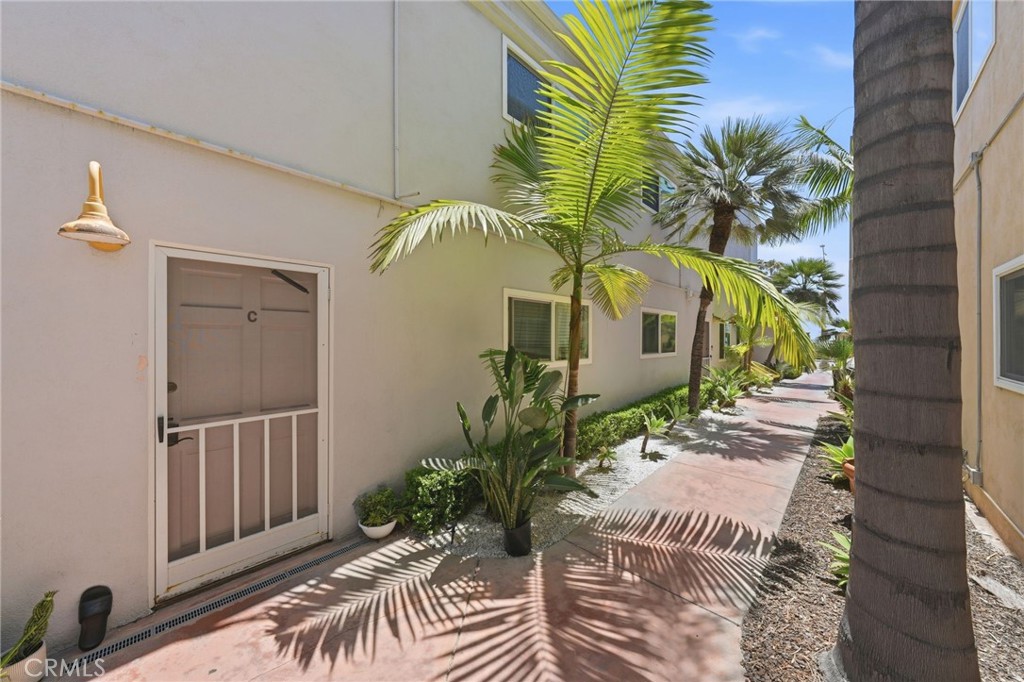 2202 W Oceanfront, Newport Beach CA 92663 - photo 24