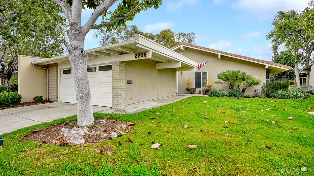 2208 Fortuna, Newport Beach CA 92660 - photo 1