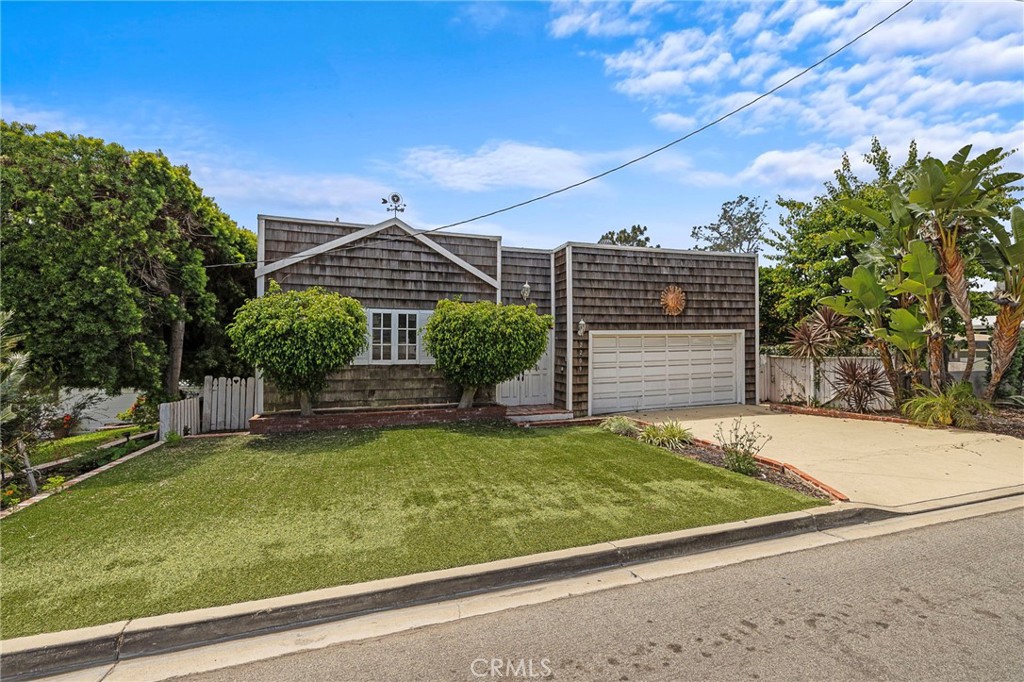 2209 Cliff Drive, Newport Beach CA 92663 - photo 14